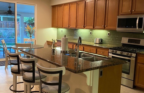 Sun City House | WH-Spacious Fully Furnished Home