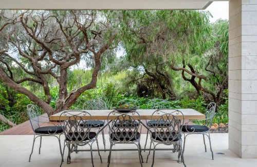 Naturaliste House | Whale Song I Private Properties