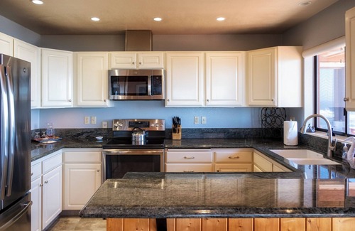Caspar House | Whale Song - one of the Mendocino Coast's finest offerings