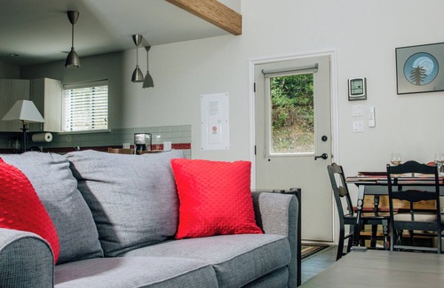 Quadra Island Cabin | Whalebone Cove Cabin with ocean dock