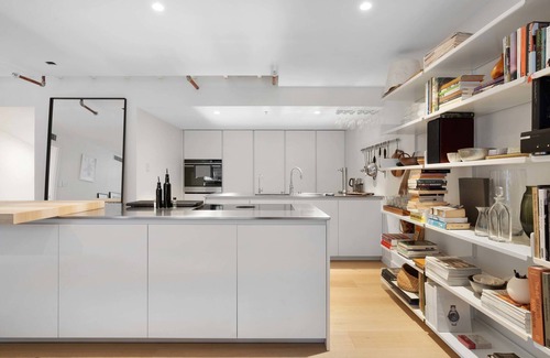 Woolloomooloo Apartment | Wharf Loft Summary: O