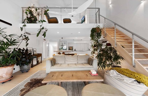 Woolloomooloo Apartment | Wharf Loft Summary: O