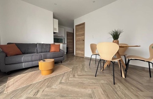 Loucelles Apartment | Wheat field apt ground floor near Bayeux with terrace and parking