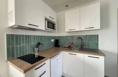 Loucelles Apartment | Wheat field apt ground floor near Bayeux with terrace and parking