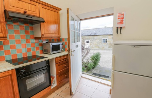 Briggswath Cottage | WHEELHOUSE COTTAGE, pet friendly, with a garden in Fylingthorpe