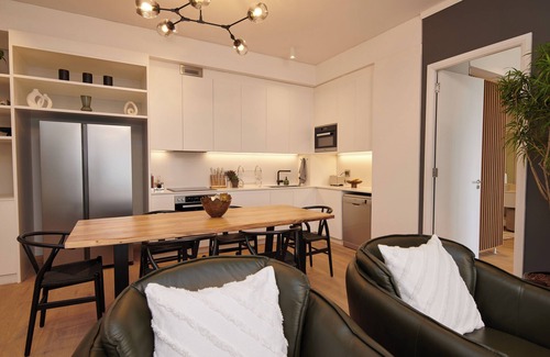 Menlyn Apartment | When Away - Luxury 2 Bedroom 110 m² in Menlyn Maine