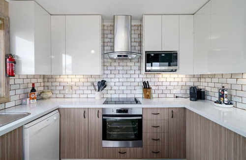 Tawonga South House | Where breathtaking mountain views meet the comforts of your own home