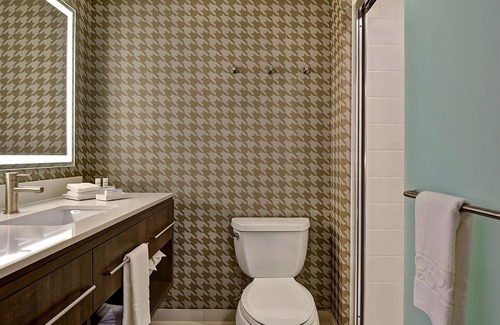 Florida Central Atlantic Coast Hotel | Where Comfort Meets Luxury! Swimming Pool, Kitchenette, Pets Allowed!