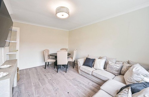 High Barnet Apartment | Where modern elegance meets classic chic