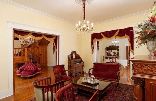 Winnsboro House | Where Modern Luxury Meets Historical Elegance