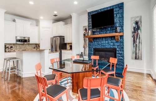 Legacy Park House | Whimsical Legacy town home - Driem House