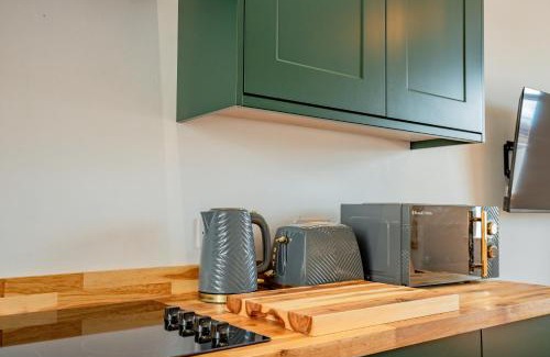 Pontrilas Apartment | WhiskAwayStays Foregate Studio no 6