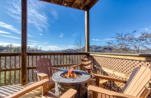 Wears Valley House | Whiskey's mountain lodge, Mtn Views, Hot Tub, 685 FREE tickets each paid day