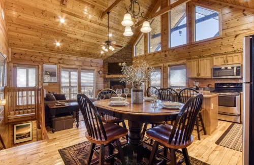 Wears Valley House | Whiskey's mountain lodge, Mtn Views, Hot Tub, 685 FREE tickets each paid day