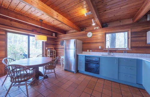 Covert House | Whispering Bluff - Private Beach - Pet Friendly