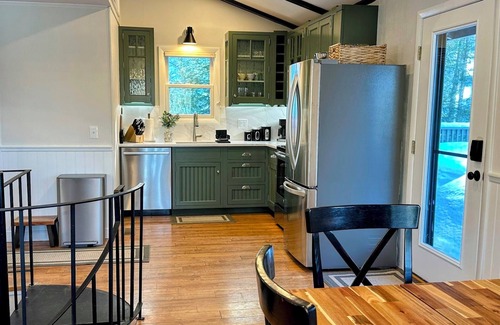 Newbury House | Whispering Pines - Your Stylish Nature Retreat