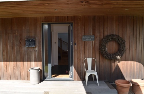 Hastings House | Whispering Reeds: Pett Level - Peaceful beachside escape with seaview glimpses