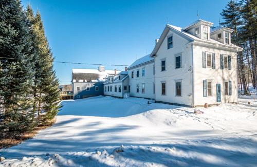 Buckfield House | Whispering Waters Farmhouse and Wedding Barn