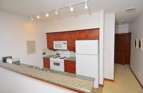Nordic Estates House | Whistler Getaway with Mountain Views – Ski & Bike from Your Door