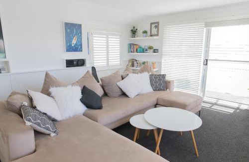 Lake Cathie House | White Beach Cottage