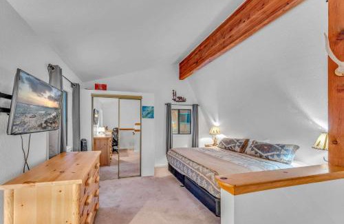 Pla-Vada Woodlands House | White Fir Chalet Dog Friendly Cabin in the Woods