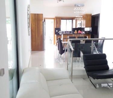 Costambar House | White House Mansion