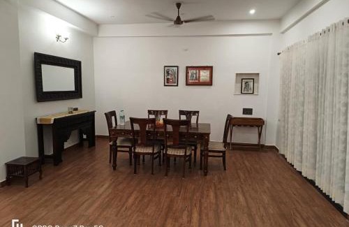 Dharamshala Ski Chalet | White Hackle General's Retreat