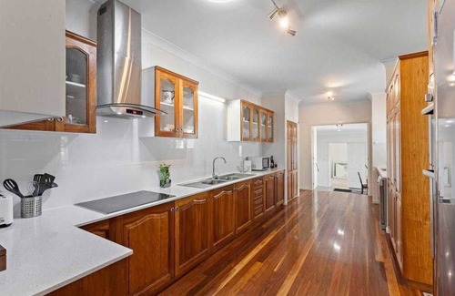Stanthorpe House | White Haven – Luxury Elegant Estate on 5 acres