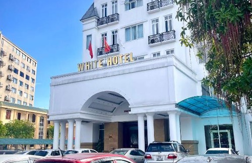 Ha Tinh Hotel | White Hotel