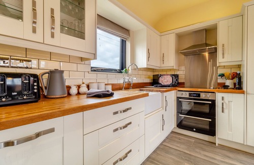 Halesworth House | White House Lodges - Avocet