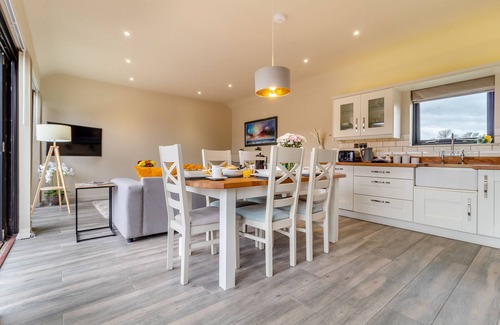 Halesworth House | White House Lodges - Avocet