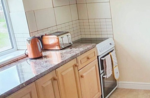Stroud Apartment | White Jasmine in Stroud by Golden Valley