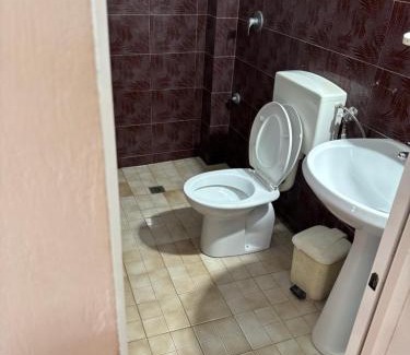 Qeparo Hotel | White Marine Hotel