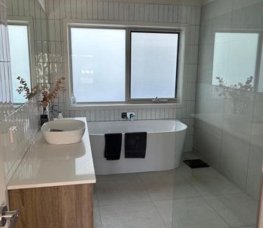 Heathcote House | White on Wright