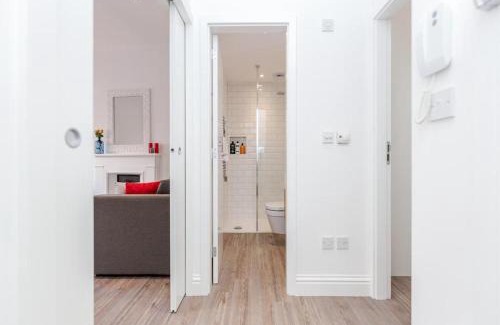 Soho Apartment | White Piccadilly Luxury Flat