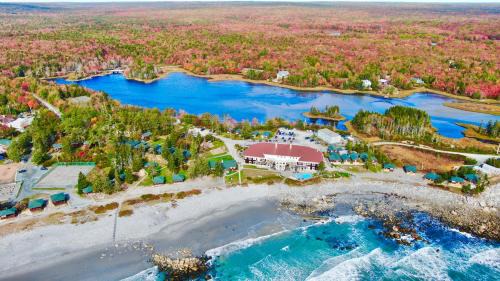 Hunts Point Hotel | White Point Beach Resort