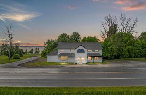 South Bay House | Whitewater The Main Sail Oneida Lake Sleeps 11