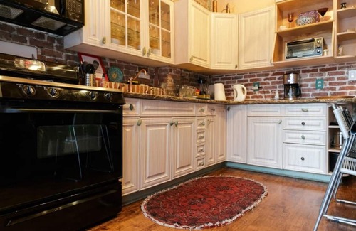 Bulls Ferry and Jacob's Ferry House | Whole Apt West NY 3Bedroom 1 Bath NYC View