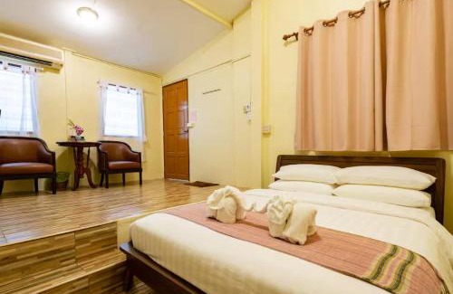 Bangkok Yai Apartment | Whole House - 4Bedrooms - Experience Local Life