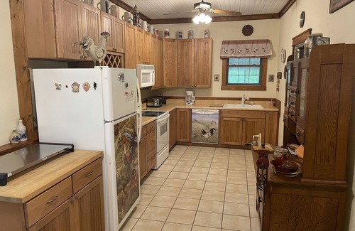 Bluffton Cottage | Whole House Rental - Private Cottage near Historic Hermann, Missouri