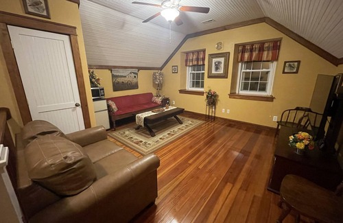 Bluffton Cottage | Whole House Rental - Private Cottage near Historic Hermann, Missouri