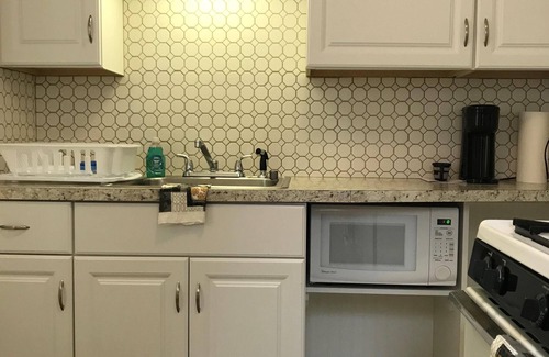 Butler Apartment | Why stay in a hotel when you can stay in a beautifully furnished apartment?