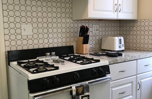 Butler Apartment | Why stay in a hotel when you can stay in a beautifully furnished apartment?