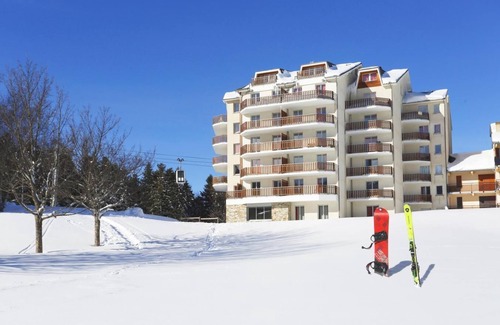 Ax-les-Thermes Apartment | Wifi, 100m from resort center, fitness, swimming pool, sauna, ski locker, 31m², Ax-Les-Thermes