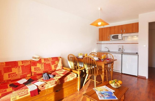 Ax-les-Thermes Apartment | Wifi, 100m from resort center, fitness, swimming pool, sauna, ski locker, 23m², Ax-Les-Thermes