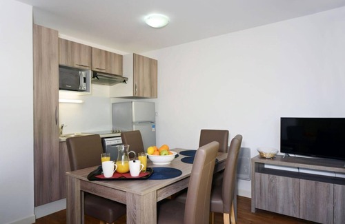 Auris Apartment | Wifi, 300m from resort center, fitness, swimming pool, terrace, balcony, tv, ski locker, 55m²