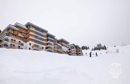 Plagne Centre Apartment | Wifi, 300m from resort center, view resort, swimming pool, balcony, parking, tv, 57m², La Plagne