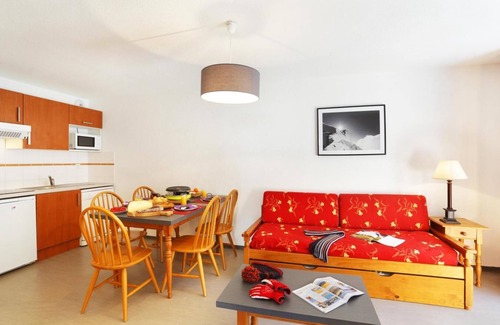 Ax-les-Thermes Apartment | Wifi, 50m from resort center, fitness, swimming pool, sauna, parking, ski locker, 39m²