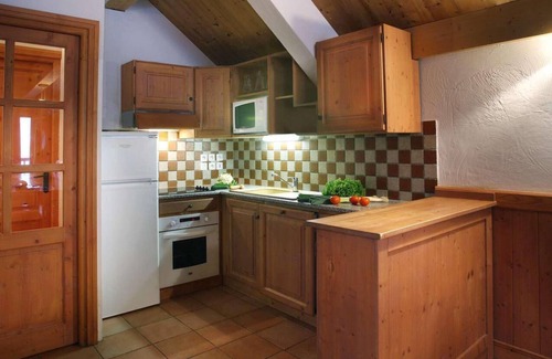 Oz Apartment | Wifi, 50m from resort center, fitness, swimming pool, sauna, hammam, balcony, fireplace or stove, tv
