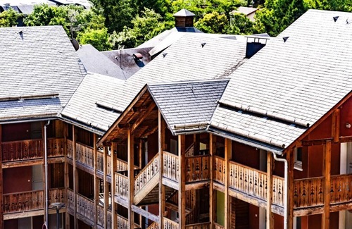 Ax-les-Thermes Apartment | Wifi, swimming pool, terrace, balcony, parking, tv, ski locker, 56m², Ax-Les-Thermes